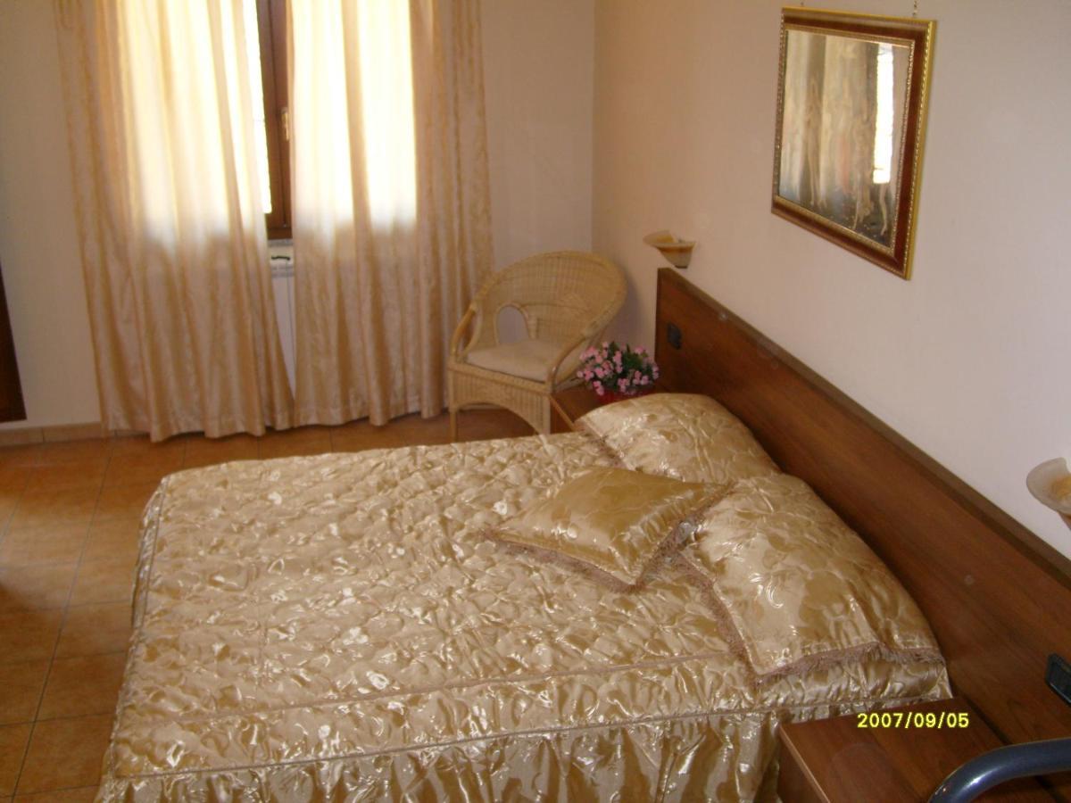 Hotel Ristorante Degli Amici Mongiana Ngoại thất bức ảnh